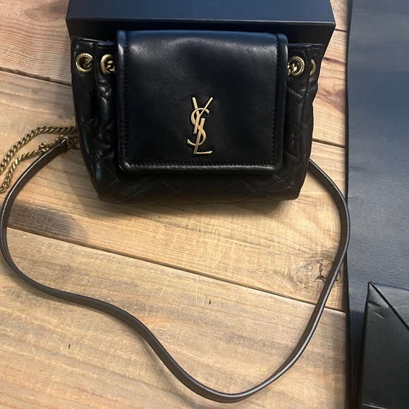Saint Laurent - Picture 1 of 5